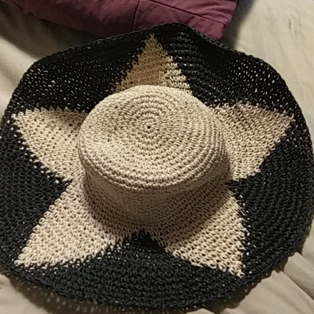 Hat. - Picture 2 of 4